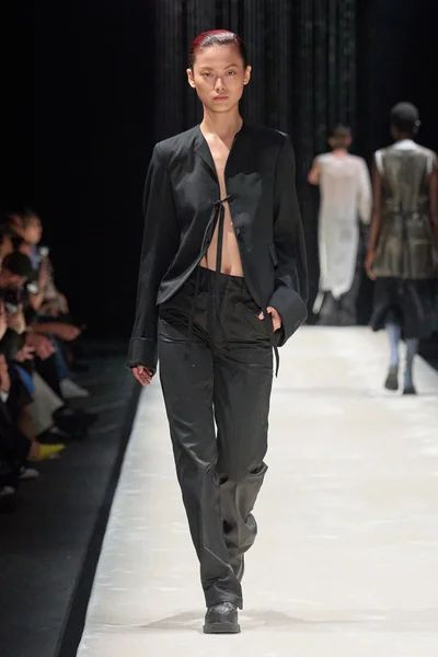 Look 25